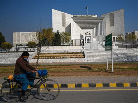 Pakistans Top Court Bans Execution Of People With Mental Illness Mental Health News Al Jazeera