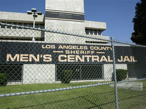 18 L.A. sheriff’s officials face charges in FBI jailhouse probe - CBS News