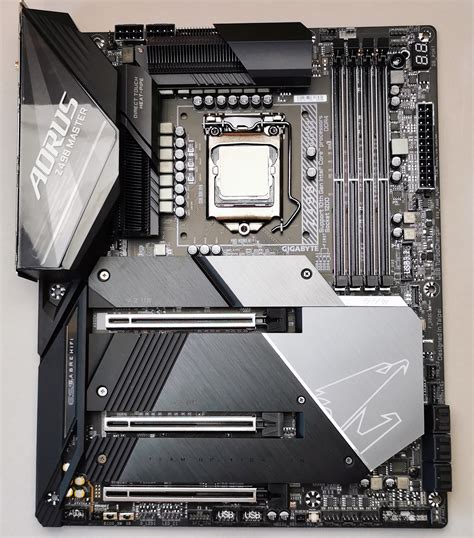 Visual Inspection Gigabyte Z490 Aorus Master Motherboard Review