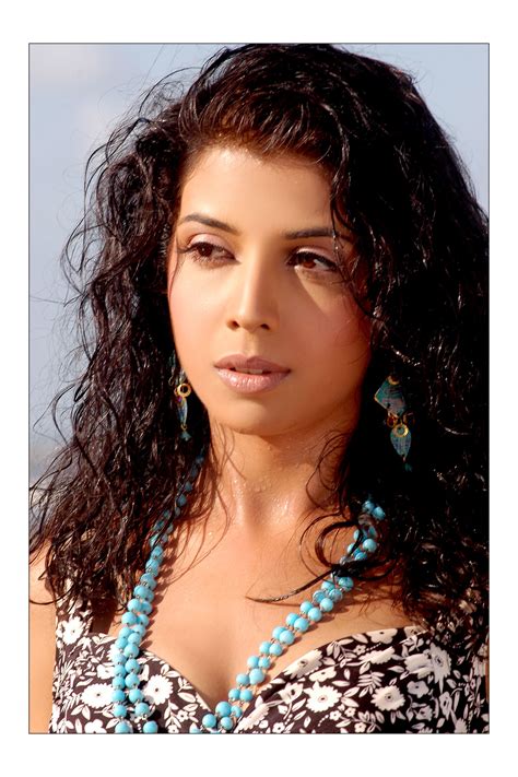 Gujarati Film Actress In Gujarat Filmmaking Debut Cinema Actresses Actors Turquoise Man