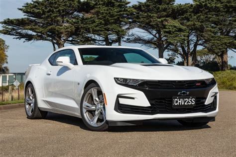 Sixth Gen Chevrolet Camaro Could Live On Until 2026 Gm Authority