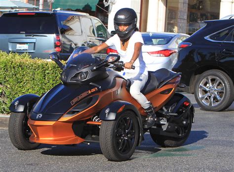 Sourcing guide for three wheel cycle: Jada Pinkett Smith Riding Out On Her 3 Wheeled Motorcycle ...