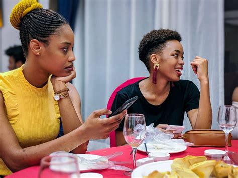 Tired of striking out on dating sites & apps? Do Swipe Left or Right Dating Apps Really Work?