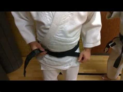 Tae = fuß (steht für alle fußtechniken) um die traditionelle ordnung der yeongs mit der ordnung des teuls zu vergleichen, siehe diese auflistung. Judo - Wie binde ich den Gürtel richtig? - Post-Sport ...