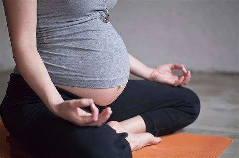 Beneficios Del Yoga Para Embarazadas Byv Centro De Yoga Realizamos