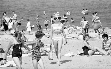 Most Beautiful Beaches In The World Vintage Photos Women Woman On Beach Vintage Photos