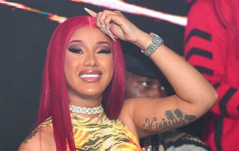 Cardi B Presented With Woman Of The Year Award By Breonna Taylor S Mother