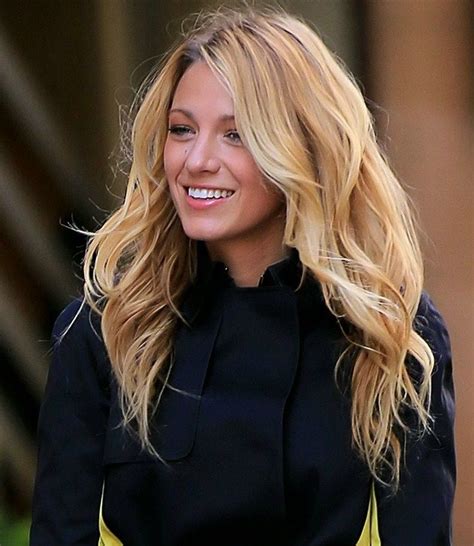 Blake Lively Hair And Make Up Perfection Wavy Hair Blonde Hair Blonde Honey Hair Bangs