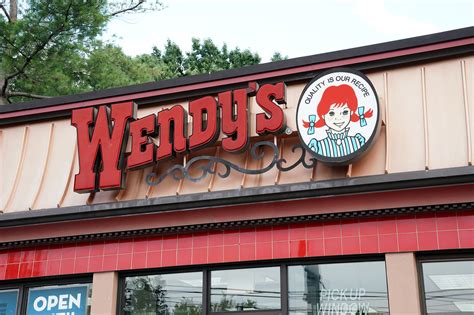 Wendys Wants To Buy Nearly 400 Restaurants Out Of Bankruptcy