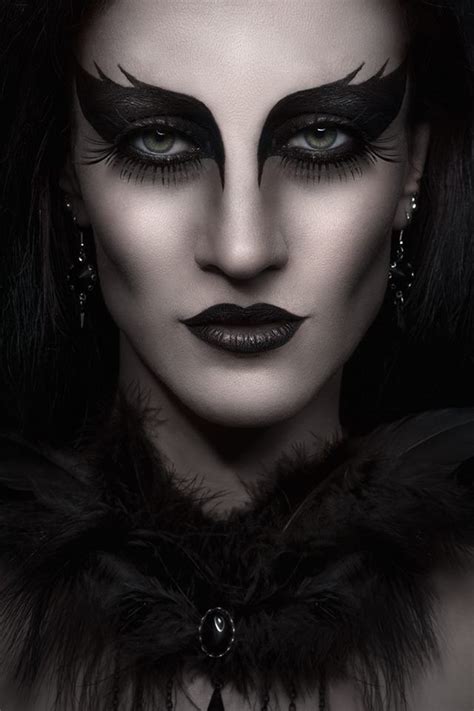 Black Swan Makeup Dark Makeup Makeup Art Dark Fantasy Makeup Dark