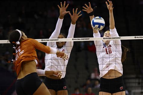 Wisconsin Badgers Volleyball Uw Is Swept By Texas In The Final Four