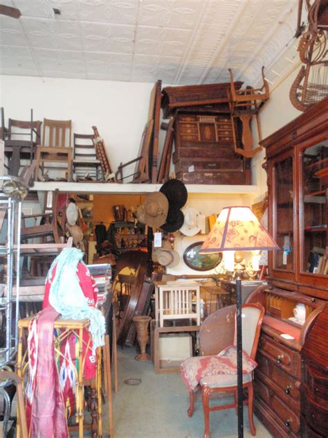 Hammers and High Heels: St. Paul Antiquing Adventure!