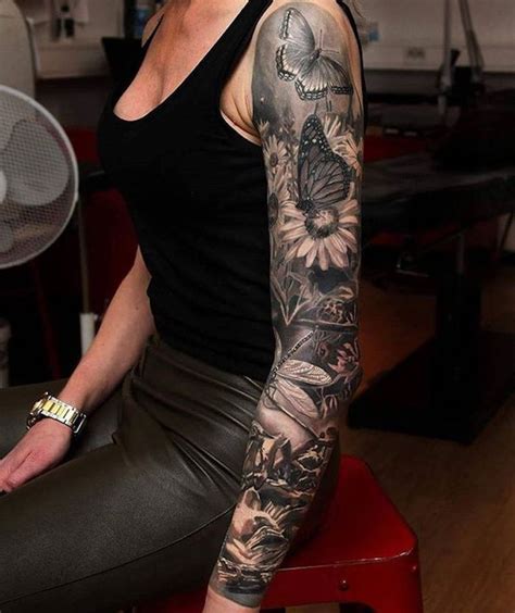 Tattoo Motive T Towierung Mit Schmetterlingen Und Blumen Weibliche