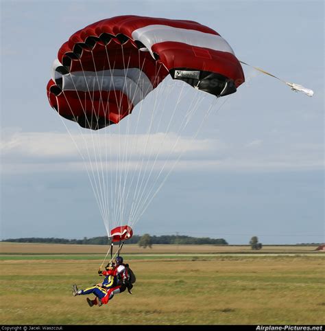 Private Parachute Parachute Tandem At Mirosławice Photo Id 30792