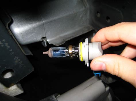 Toyota Corolla Fog Light Bulbs Replacement Guide 003