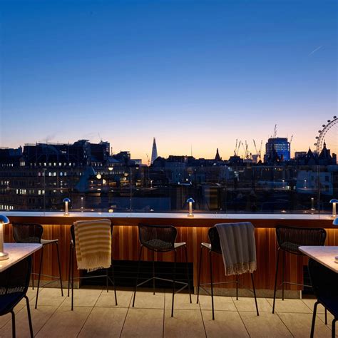 Best Rooftop Bars In London Best Views Drinks Fireshows Djs And Food