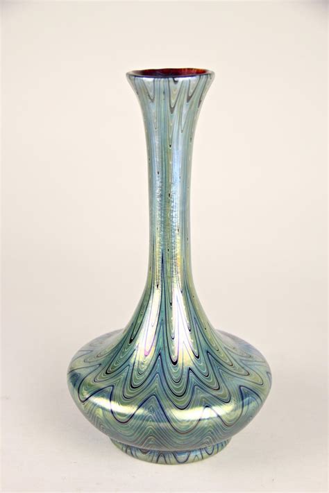Loetz Witwe Glass Vase Rubin Phänomen Genre 6893 Iriscident Bohemia