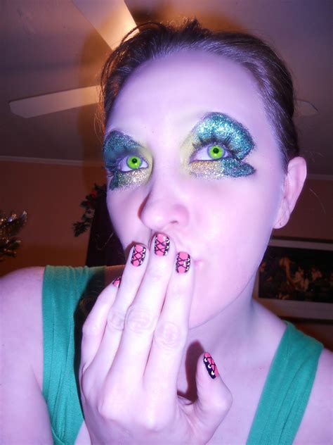 Shamrock Eyes Glitter Face Paint Crazy Glitter Eyes Nails Makeup