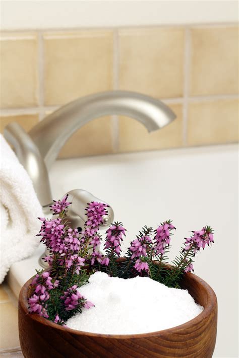 Using epsom salt compression or bathing in epsom salt water is a common home remedy for alleviating itching due to sunburn, swimmer's itch, bug bite, and skin rashes. How To Get Rid Of Eczema: 19 Home Remedies For Everyday Use