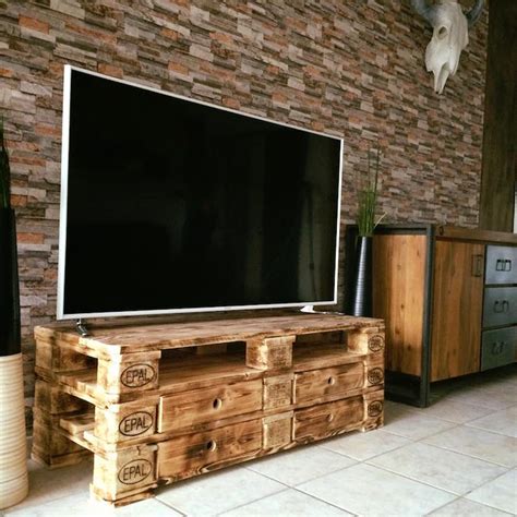 1001 idées meuble tv palette le recyclage en chaîne pallet tv pallet tv stand pallet