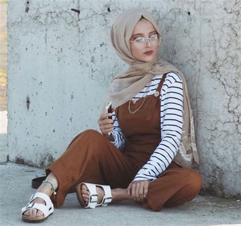 Pin by aleena on HîʝαႦî Qûëêñʂ Hijab fashion Modest fashion hijab Hijabi outfits casual