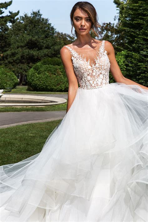 Prepare for the ultimate swoonfest! Wona Concept / Crystal Design - Frisco | Gorgeous wedding ...