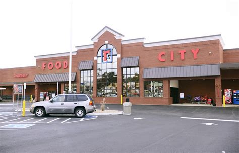 Food city, located in gray, tennessee, is at judge gresham road 125. Food City opens new flagship Maryville store | News ...