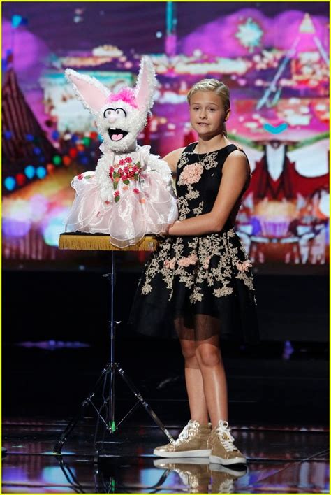 Darci Lynne Farmer Performs With Ventriloquist Terry Fator On Agt Finale Video Photo