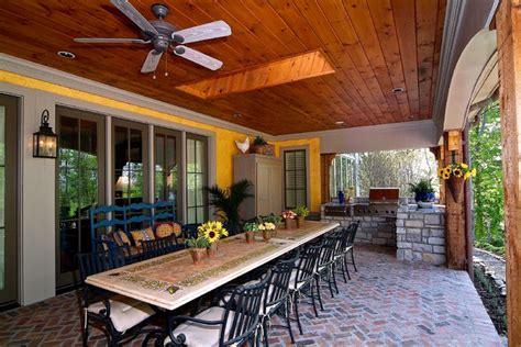 The average porch is roughly 270 square feet. Covered Porch with Built In Grill