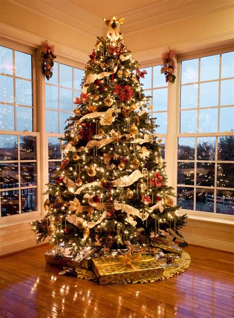 75 Creative Christmas Tree Decorating Ideas That Will Bring Joy