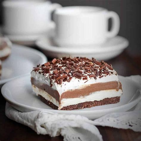 Keto raspberry cream cheese coffee cake. Easy No Bake Low Carb Desserts | Low Carb Yum