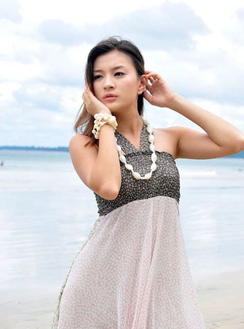 Myanmar Popular Model Wutt Hmone Shwe Yis Fresh Style