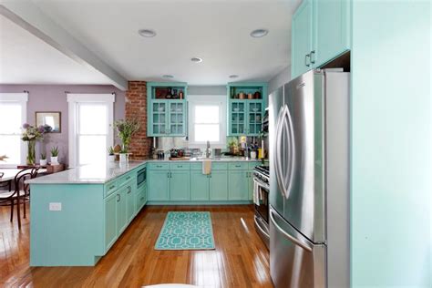 See more ideas about cabinet paint colors, paint colors, kitchen remodel. Kitchen Cabinet Paint Colors: Pictures & Ideas From HGTV ...