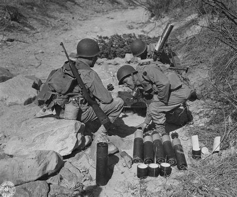 [photo] Us Army Troops Training With 81mm M1 Mortar Camp Carson Colorado United States 24