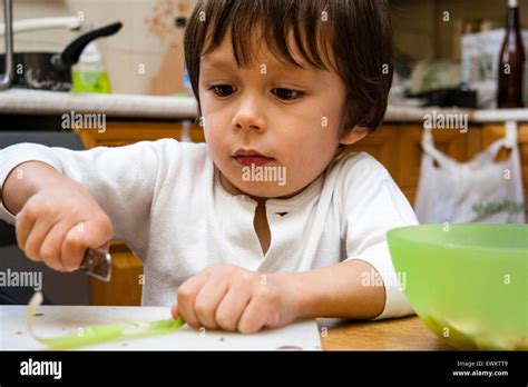 Knife Handling Hi Res Stock Photography And Images Alamy