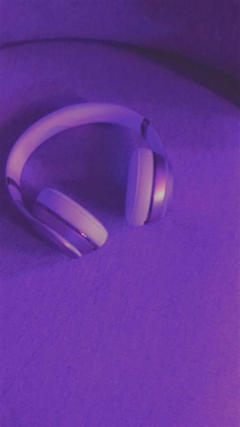 Headphones In 2021 Purple Aesthetic Aesthetic Purple