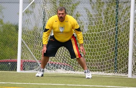 Born 1 april 1959) is a romanian retired footballer who played as a goalkeeper and the current president of fc steaua. Una dintre valorile enumerate de Donald Tusk, Helmuth ...