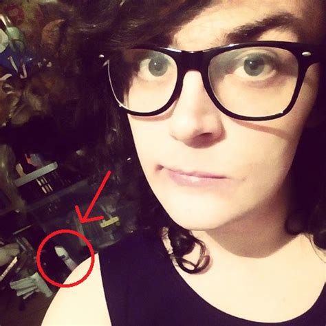 21 Funny Selfies That Prove Why You Should Check Your