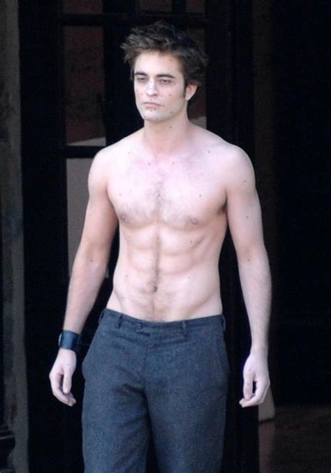 Robert Pattinson Exposes His Muscle Body Naked Male Celebrities