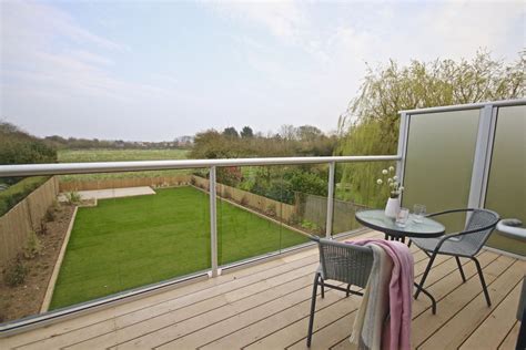 Simply beautiful low budget privacy screens for your yard or balcony through greenery and natural elements reused creatively in diy projects follow! Glass Balustrades in Norfolk | Privacy Screen | Glass ...