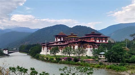 20 Brilliant Facts About Bhutan Facts