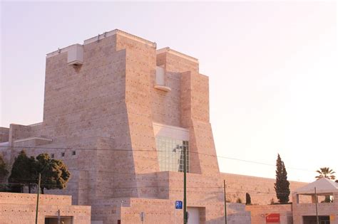 Porte blindate duplicazioni chiavi serrature e cilindri serrature elettroniche hotel casseforti antifurti. Museo Colecção Berardo