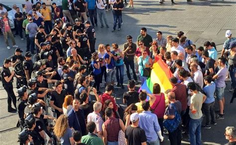 Turquie Des R Actions Outr Es Apr S La R Pression De La Pride Distanbul