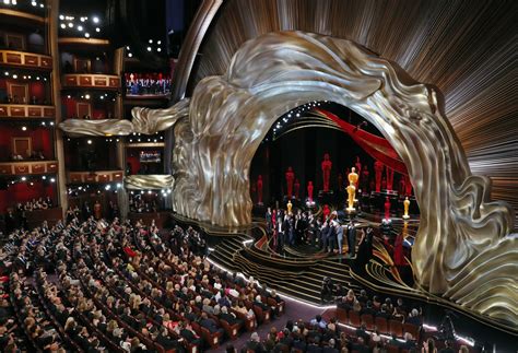 Green Book Denies Netflix Top Oscar On Night Of Music And Diversity