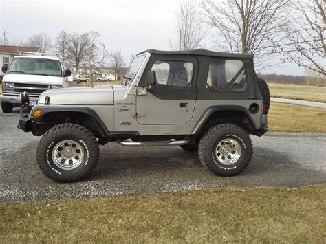 We're sorry, our experts haven't reviewed this car yet. 2001 Jeep Wrangler - Pictures - CarGurus