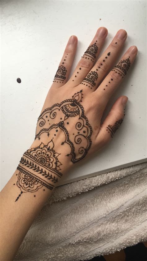 Easy Henna Hand Simple Henna Tattoo Henna Tattoo Designs Henna