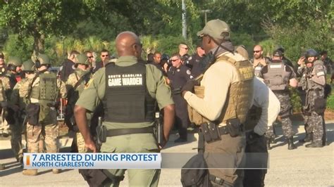 Police make arrests during peaceful North Charleston protest - YouTube