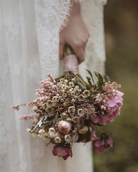 20 Cute Ideas To Incorporate Waxflowers Into Your Wedding Weddingomania