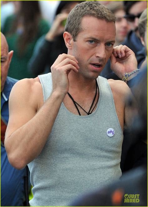 Photo Chris Martin Flaunts Muscles On Coldplay Music Video 11 Photo 3137549 Just Jared