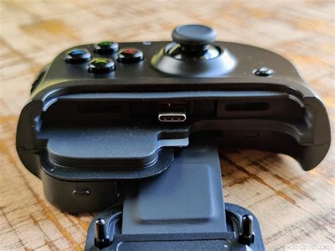 Razer Kishi Review An Android Gaming Controller Thats Perfect For